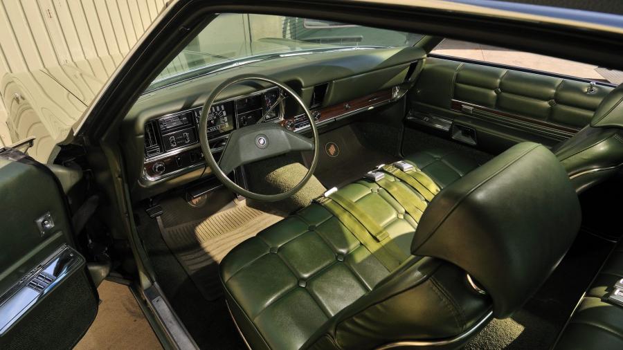 Интерьер Buick Riviera (49487) 1969 года  (фото 3 из 9)
